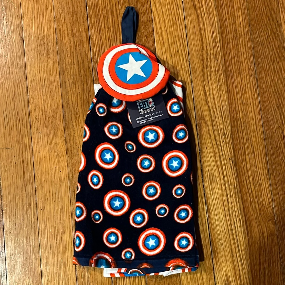 Marvel set of two kitchen towels NWT
